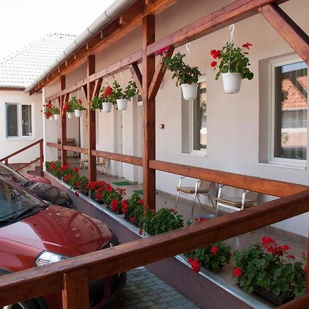 Polonia Apartman Apartment Egerszalok Exterior photo